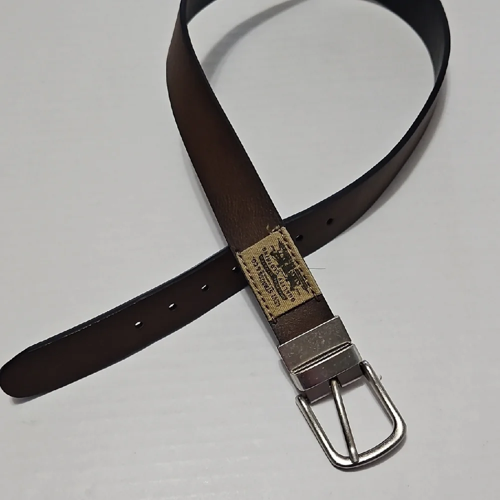 Levis Strauss Co Brown/Black Reversable Boys Size M 26-28 Belt